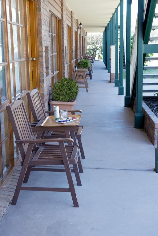 Travellers Rest Motor Inn سوان هيل المظهر الخارجي الصورة